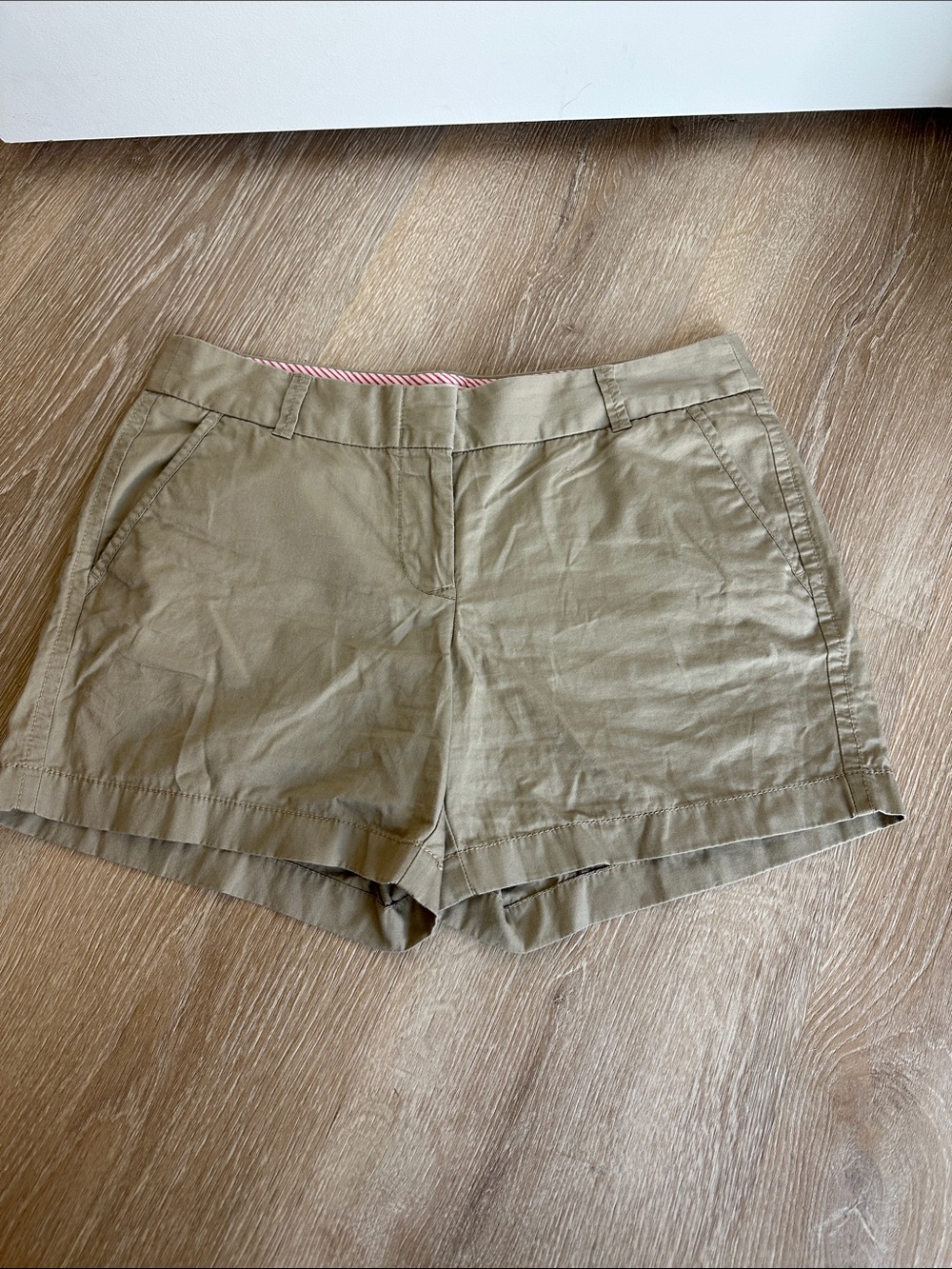 J.Crew Broken-In Chino Shorts Size 6 Khaki 100% Cotton Casual Classic